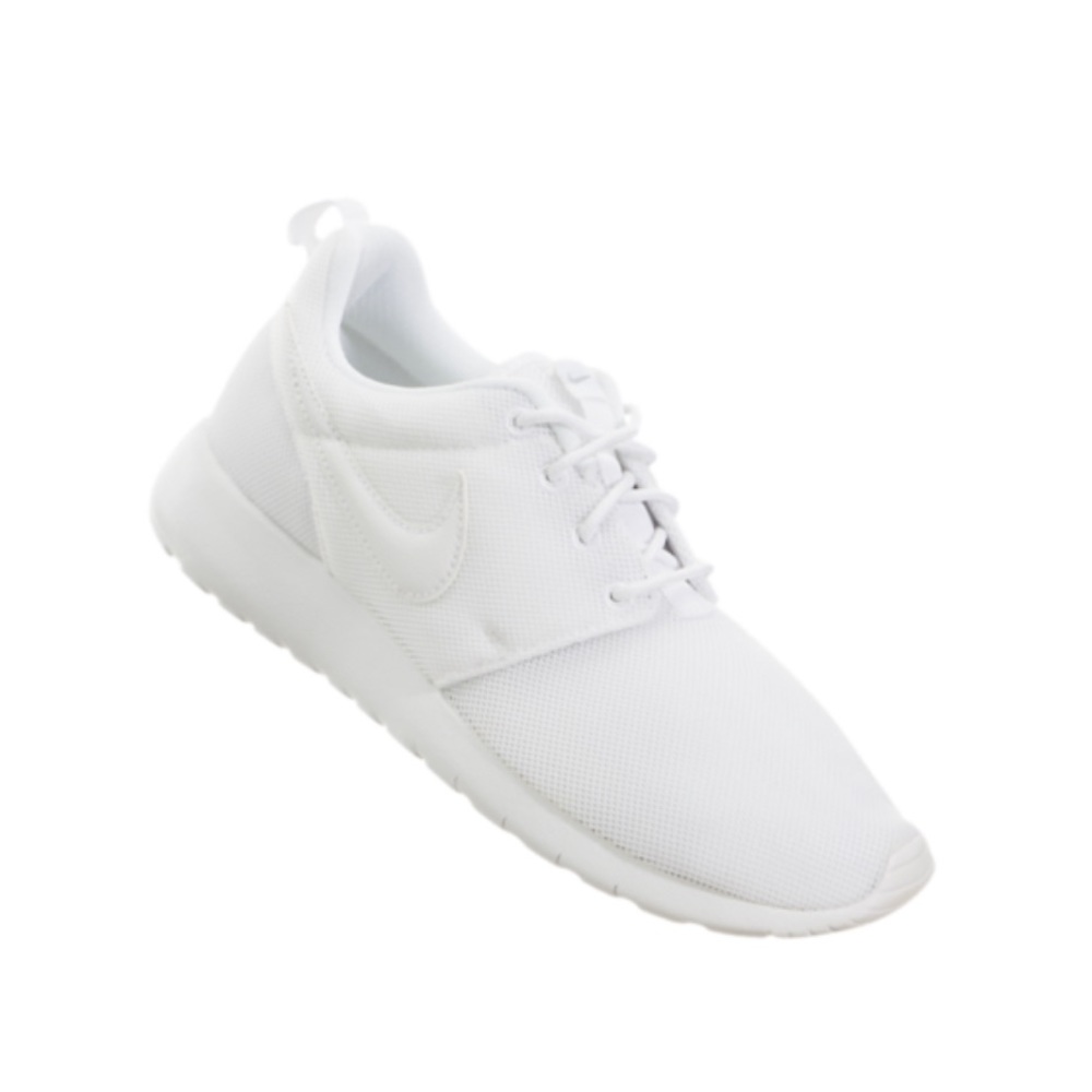 🚨Nike white athletic sneakers